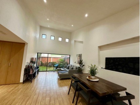 House for sale in Chiluca · 4