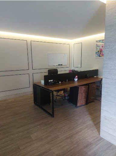 Bodega con oficinas · 2